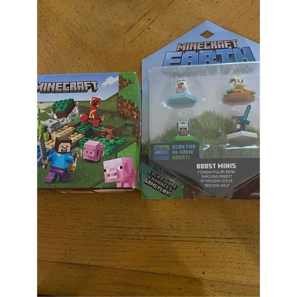 Minecraft Earth figures and Minecraft 72 piece lego set - Picture 1 of 16